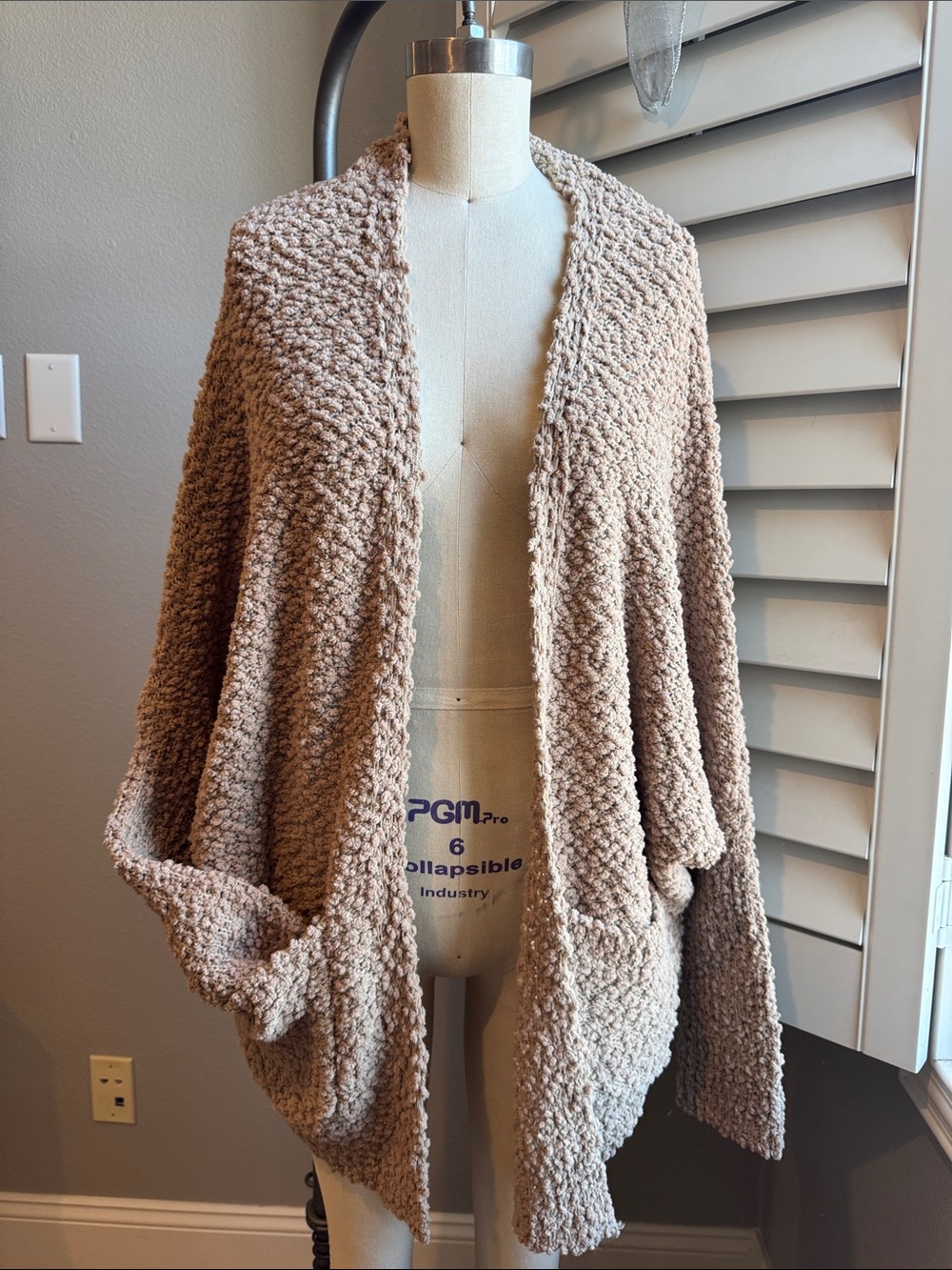 Hayden Chunky Open-Front Knit Cardigan in Taupe S/M